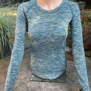 Lululemon Swiftly Tech Long Sleeve shirt size 4